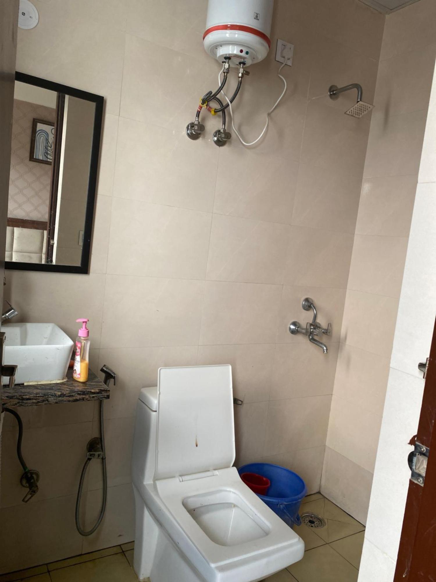Royal Park Inn Greater Noida Esterno foto
