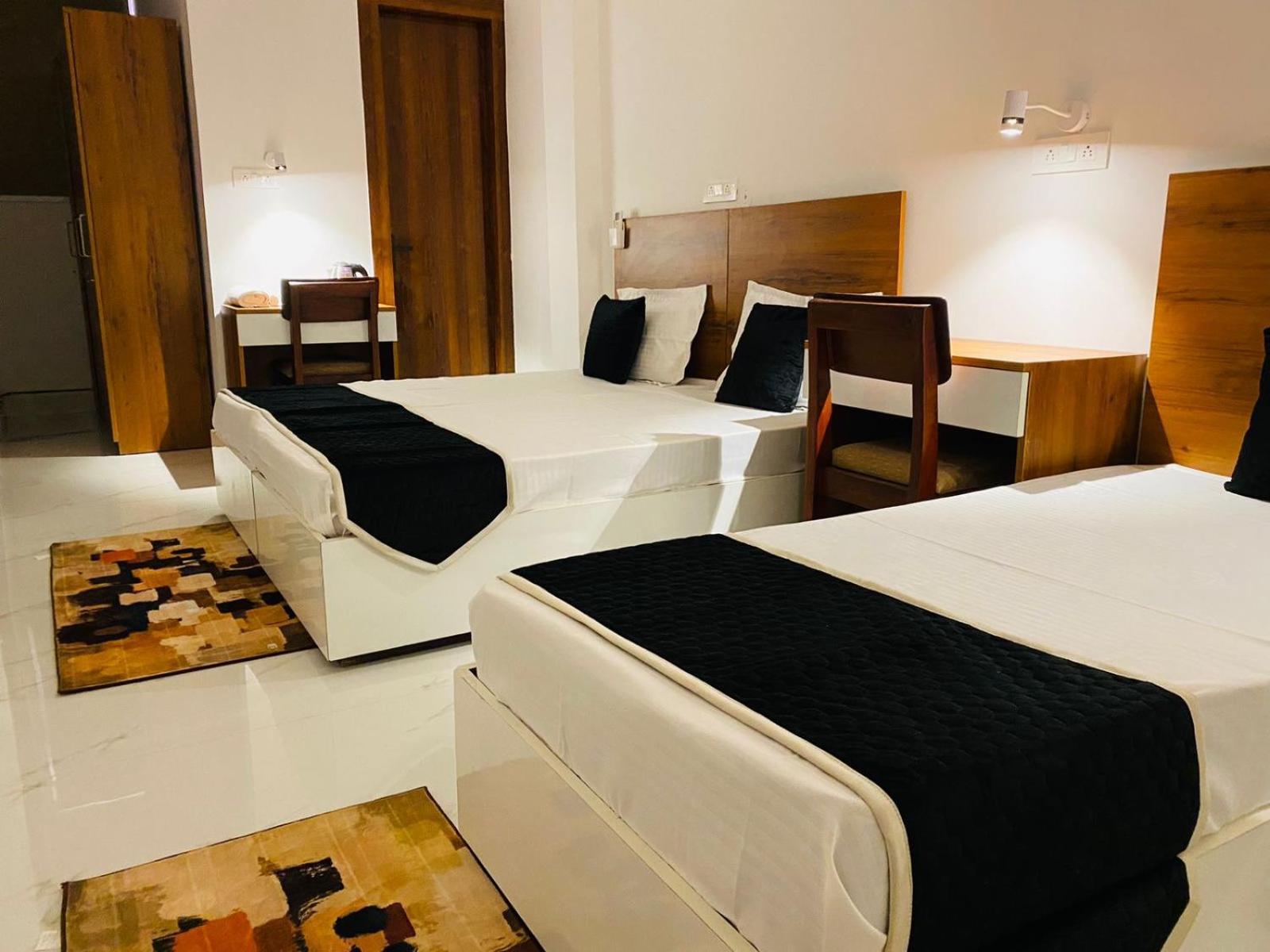 Royal Park Inn Greater Noida Esterno foto