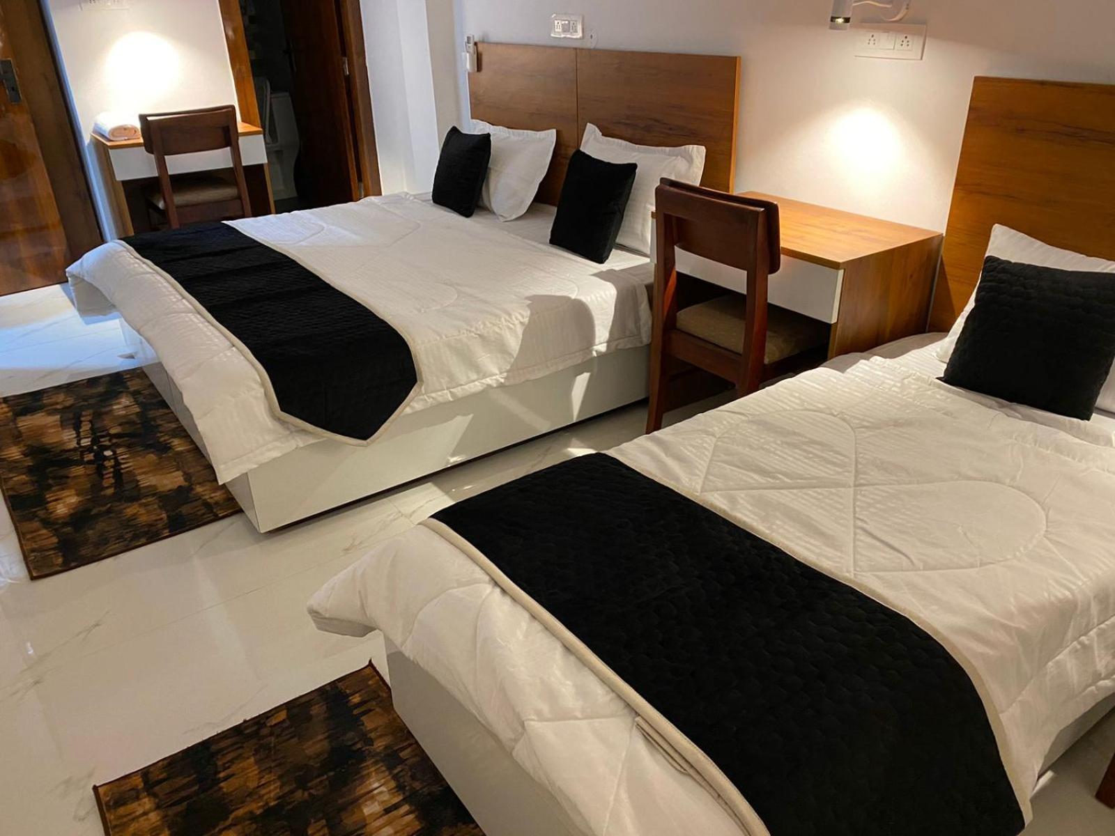 Royal Park Inn Greater Noida Esterno foto
